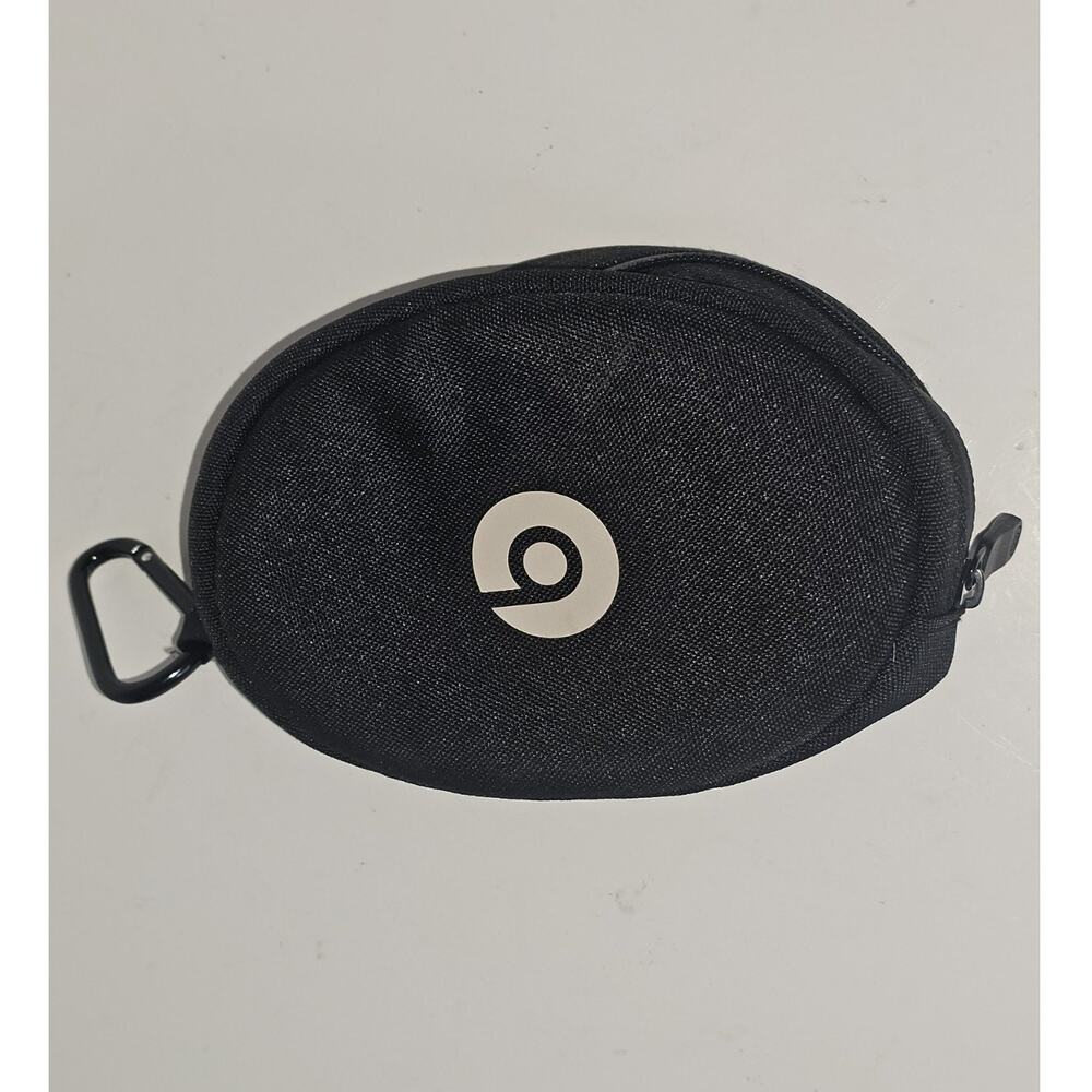 Beats Replacement Carrying Case / Pouch for the Beats Solo 3 - Black / Silver